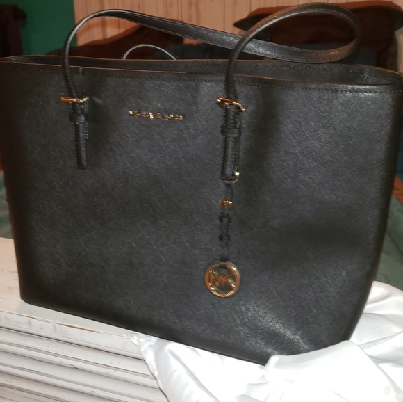 Bought the wrong size MK bag. - Picture 3 of 5